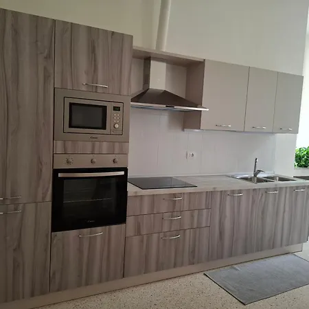 فندق مبيت وإفطار Lupi E Agnelli 3*